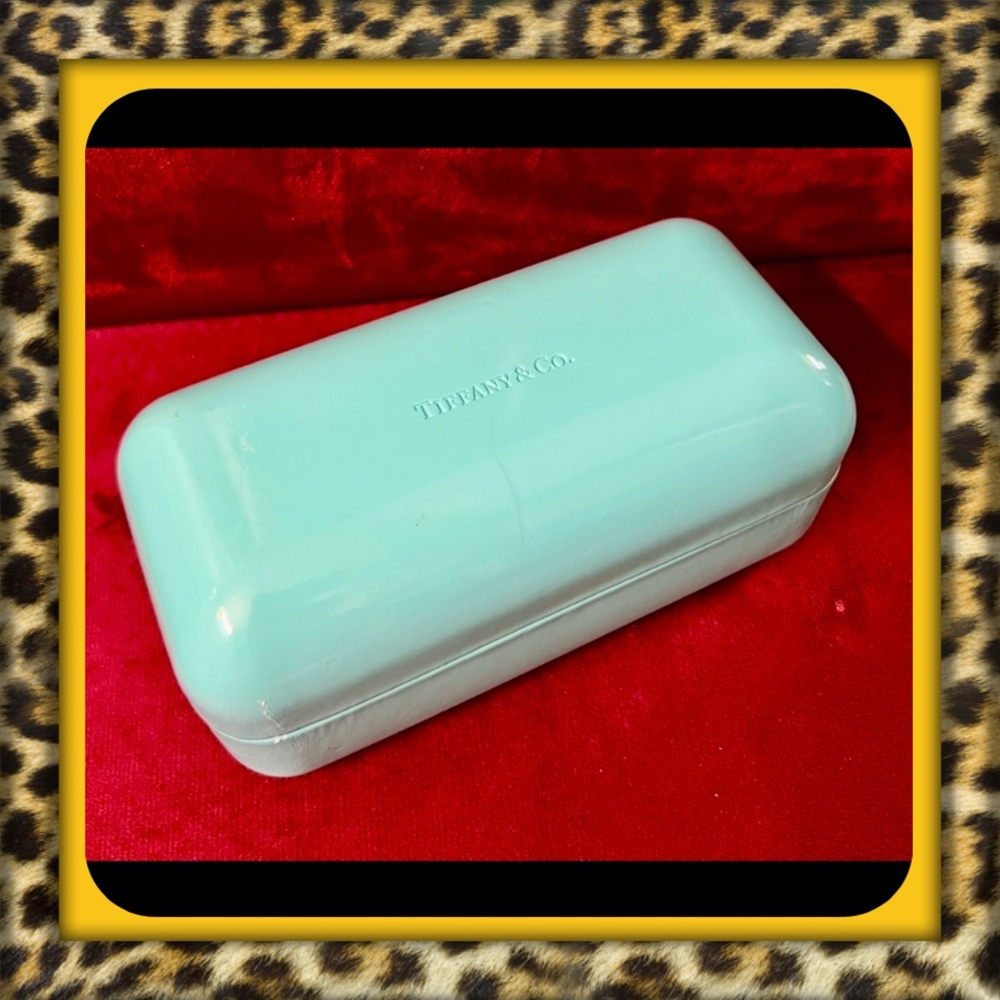 👑✅PRICE FIRM✅ Tiffany & Co. Signature Teal Sunglasses Case Box